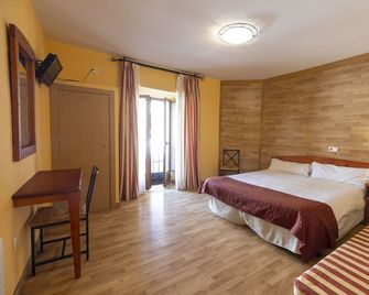 Hostal Restaurante Puerta del Alcázar - Ávila de los Caballeros - Habitación