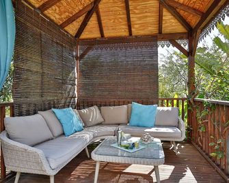 จีท ลา ตอร์ตู บลู - Bouillante - ลาน