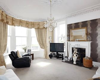 Island Seaview Villa with Swim Spa & Sauna - Rothesay - Living room