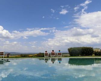 The Pot at Panda - Naivasha - Piscina