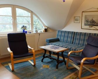 Ferienwohungen Im Feriengarten Dg - Lohme - Huiskamer