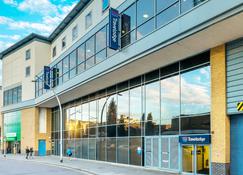 Travelodge London Ilford - Ilford - Building