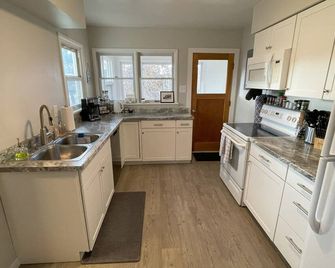 Hot Tub Haven: Pet-Friendly Retreat Near Brewery & Candy Store in Philipsburg! - Philipsburg - Cocina