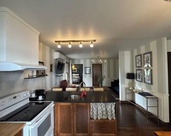 Estello Suites & Spa - Lac-Mégantic - Küche