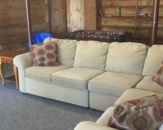 Waterfront Home for Summer/Winter Fun - Wakefield - Living room