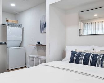 Charming studio-bungalow in Modesto with WiFi, AC. Near Hospitals & Downtown - Modesto - Bedroom