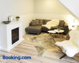 Donau Lodge Boardinghouse - Straubing - Living room