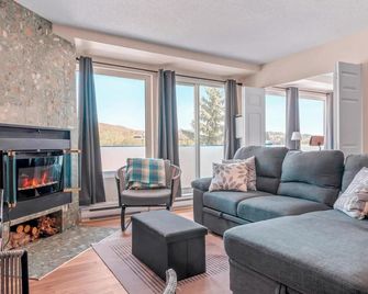 Hebergement Mont-Sainte-Anne - Beaupre - Living room