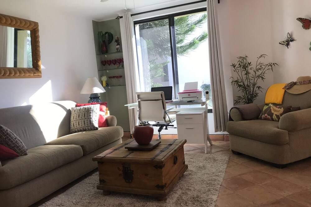Quick walk to the beach and downtown San Jose Condo - סן חוסה דל קאבו - סלון