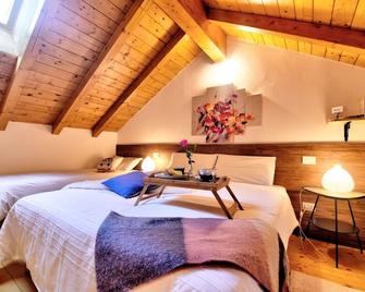 Bed & Breakfast Le Due G - Varese - Schlafzimmer