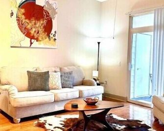 Gorgeous Furnished Apartments Near Texas Medical Center & Nrg Stadium - Houston - Wohnzimmer