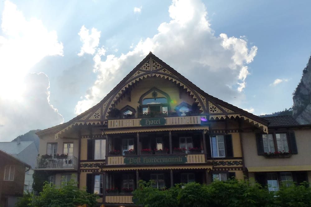 بوست هاردرمانلي