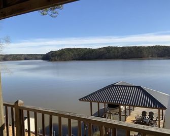 Gorgeous views, deep water, in peaceful /no-wake cove! FIRE PIT! - Alexander City - Balkón