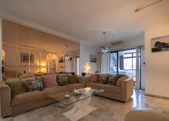 Neptune Suite-Hosted by Sweetstay - Gibraltar - Living room