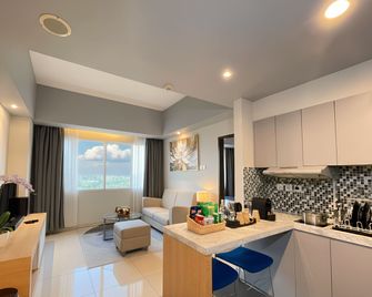 Batiqa Hotel & Apartments Karawang - Karawang
