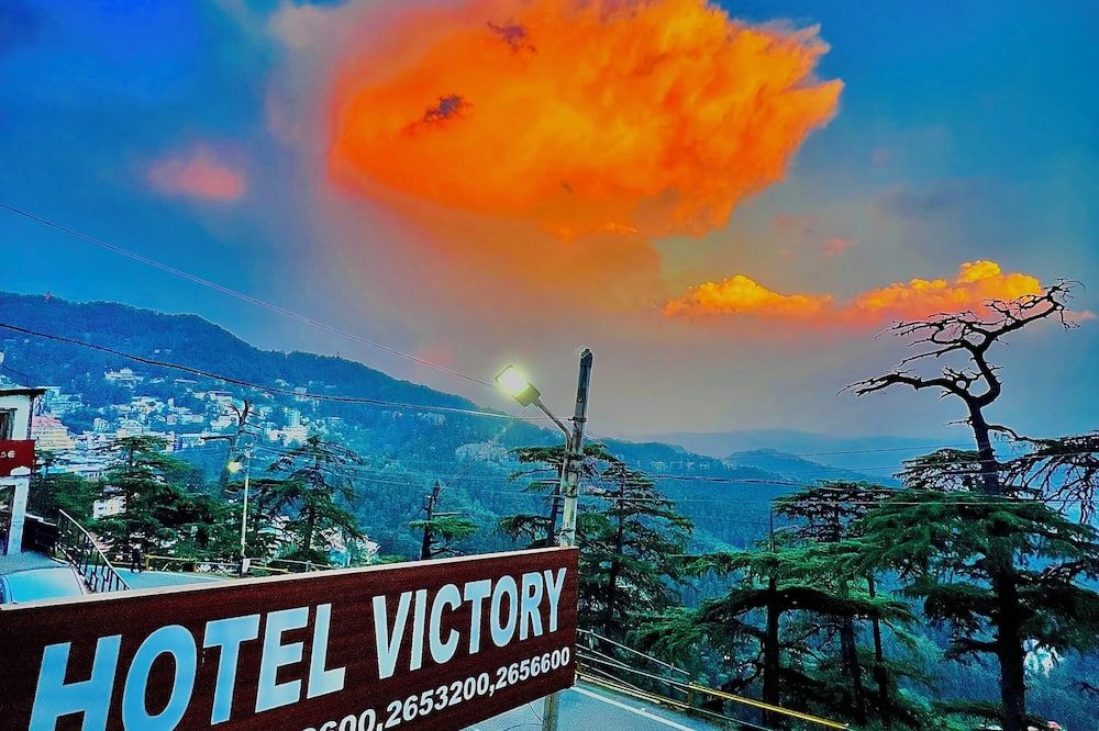 Hotel Victory near Mall Road - שימלה - מרפסת