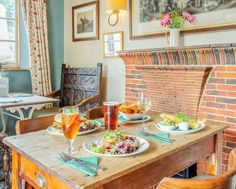 Minnie - Tiger Inn - איסטבורן - מסעדה