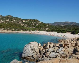 Ursula House Bright Apartment About 800 Mt From The Sea, - Domus de Maria - Strand