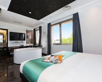 JC Contemporary Hotel - Roma - Habitación