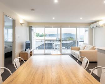 Warners Bay Apartments - Warners Bay - Dining room