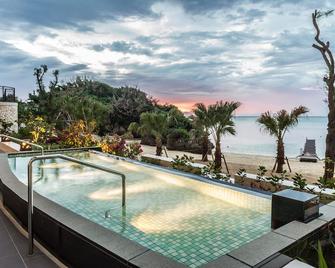 沖繩蒙特利水療度假酒店 - 恩納 - 游泳池