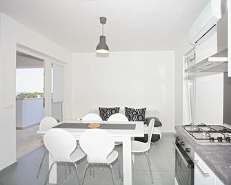 Two-Bedroom Lux Apartment Mili - Bibinje - Jídelna