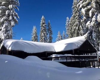 Quail Crossing Lodge - Yosemite West - Edificio
