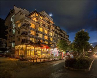 Michael's Inn & Suites - גילין - בניין
