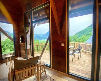 Grange de Marius - Authentic Savoyard barn - Albiez-Montrond - Balcon