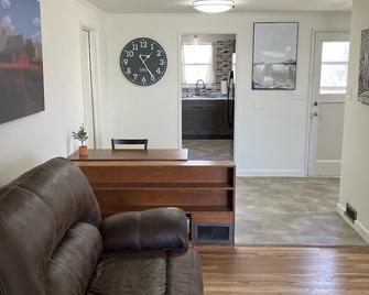 Lovely Lark House - Casper - Living room