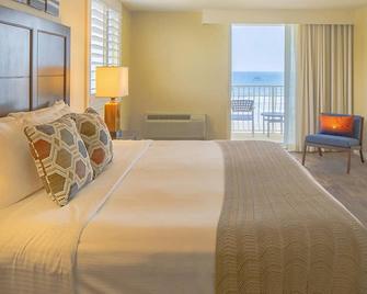 Two Bedroom, Ocean Front Condo, Ormond Beach 2444311 - Ormond Beach - Bedroom