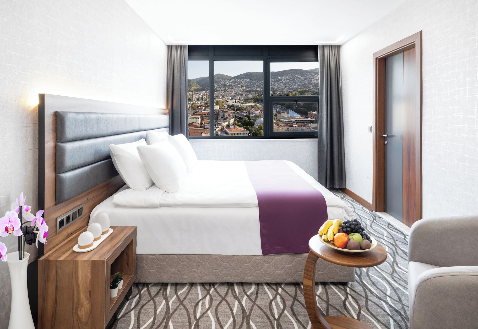 Lilium Hotel & Suites thumbnail 3