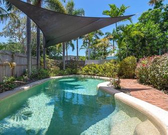 Entire 2 bedroom townhouse - Four Mile Beach Escapes - your home away from home - פורט דאגלאס - בריכה