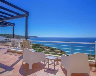 Simply Salema - Casa das Estevas - Beach Villa - Budens - Balkon