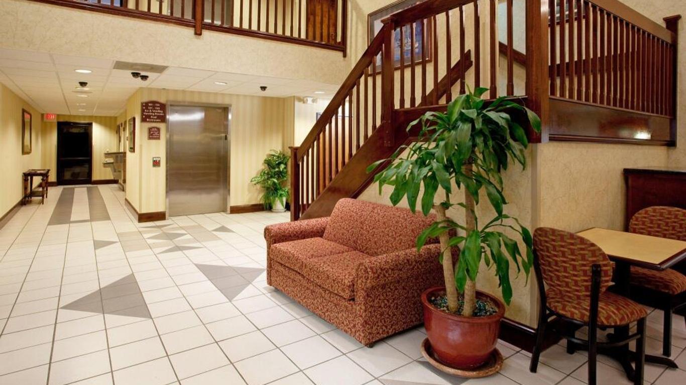 Lexington Inn and Suites