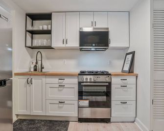 Newly remodeled 1BR/1BA apartment centrally located near top dining/attractions. - פיטסבורג - מטבח