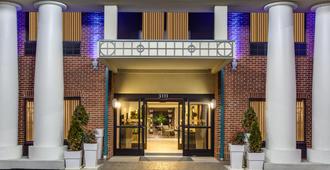Holiday Inn Express Hotel & Suites Greensboro - East, An IHG Hotel - גרינסבורו - בניין