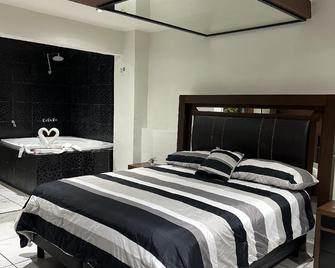 Suites Motel La Frontera - Ciudad Juárez - Bedroom