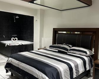 Suites Motel La Frontera - Ciudad Juárez - Schlafzimmer