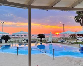 Coralli Hotel - Perdika - Pool