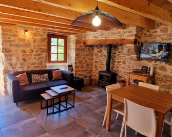 Gîte la Cardabelle at Blajoux - Gorges-du-Tarn-Causses - Salle à manger