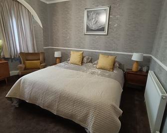 The Golden Sands B&B - Blackpool - Bedroom