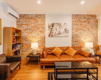 Newtown Cozy Stays - סידני - סלון