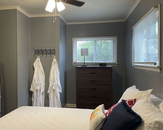 Bella on Bridge - Charlevoix - Bedroom