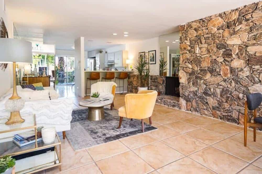 Mid-Century Modern Desert Escape - بالم سبرينغس - ردهة
