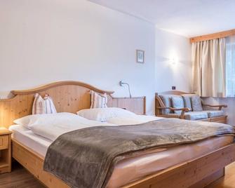 Apartment 'Prapoz Typ B1' with Mountain View, Shared Garden & Wi-Fi - Ortisei - Habitación