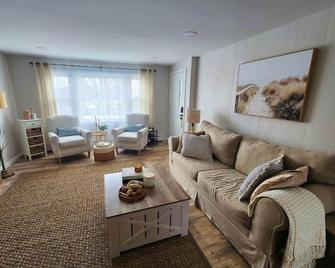 Great Hammcock Getaway - Old Saybrook - Living room