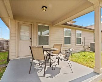 5 Bedroom Luxurious Retreat in Schertz, San Antonio - Schertz - Patio