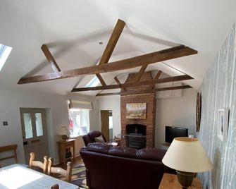 Beautiful Cottage By The Sea. Enhanced Cleaning Luxury Space Unlimited Free Wifi - Mundesley - Living room