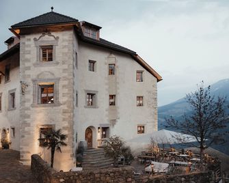 Hotel Ansitz Steinbock - Villandro/Villanders - Edificio
